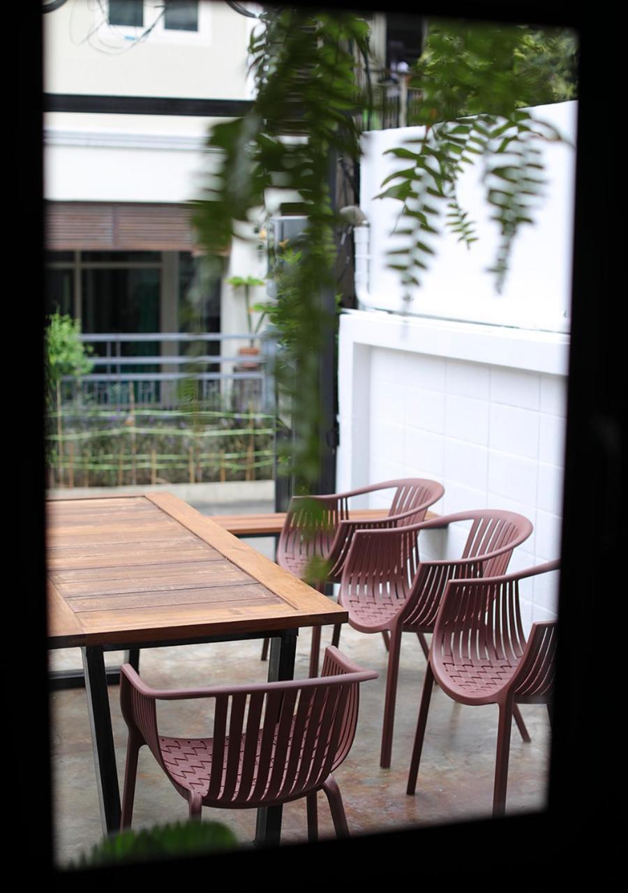 Apartment45 Hostel Bangkok Exterior photo